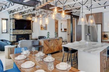 New River Chalet #280 Near Resort With Rooftop Hot Tub - FREE Activities & Equipment Rentals Daily