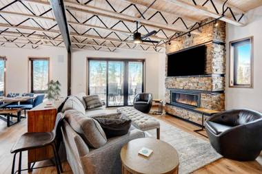 New River Chalet #280 Near Resort With Rooftop Hot Tub - FREE Activities & Equipment Rentals Daily