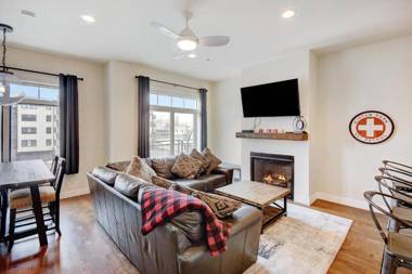 New Luxury Loft #16 Near Resort Huge Hot Tub & Views - FREE Activities & Equipment Rentals Daily