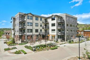 New Luxury Loft #204 Near Resort Huge Hot Tub & Views - FREE Activities & Equipment Rentals Daily