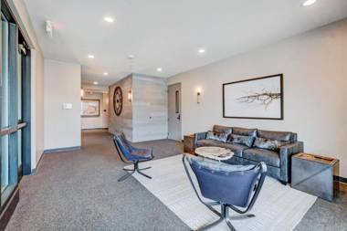 New Luxury Loft #204 Near Resort Huge Hot Tub & Views - FREE Activities & Equipment Rentals Daily