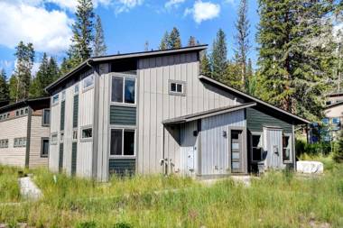 New Luxury Cabin #28 Near Resort Hot Tub & Views - FREE Activities & Equipment Rentals Daily