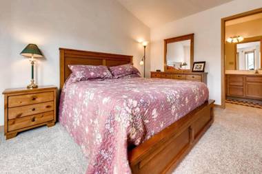 Three-Bedroom Townhome 807B at Lake Point Court