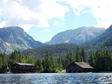 Western Riviera Lodging