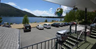 Western Riviera Lodging