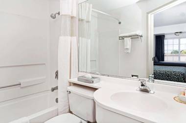 Days Inn by Wyndham Greeley