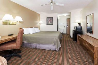 Travelodge by Wyndham Longmont