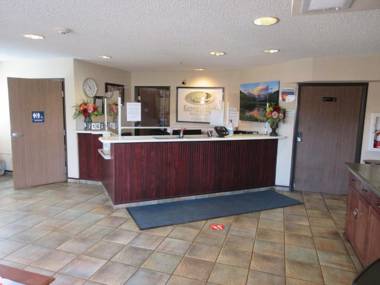 Econo Lodge Inn & Suites