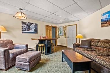 Box Canyon Lodge and Hot Springs