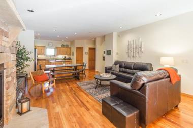 Elkhorn Townhome 1947