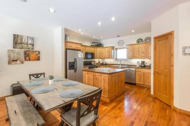 Elkhorn Townhome 1947