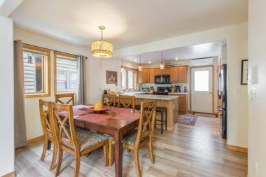 1490OAK Grandview Condo