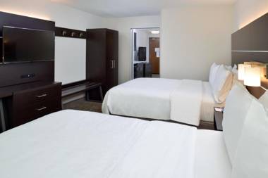 Holiday Inn Express & Suites Pueblo an IHG Hotel