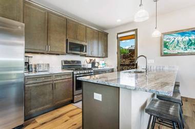 Treehouse Village 323