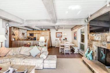 Snowmass Village 2 Bedroom at the Enclave - Ski-in Ski-out with Airport Transfers