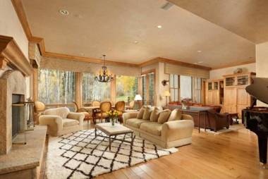 Snowmass Village Luxury 4 Bedroom at Owl Creek Townhome - Ski-in Ski-out