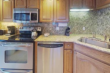 Timberline Condominiums 2 Bedroom Deluxe Unit B2E