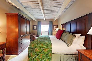 Timberline Condominiums 2 Bedroom Deluxe Unit B2H