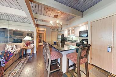 Timberline Condominiums 2 Bedroom Deluxe Unit B2H