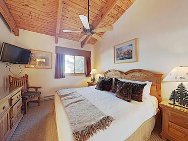 Timberline Condominiums 1 Bedroom Loft Deluxe Unit C3B