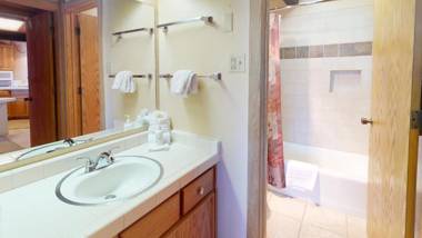 Laurelwood Condominiums Studio Deluxe Unit 113