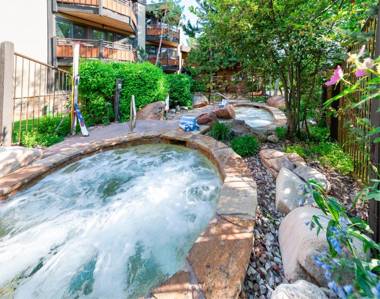 Laurelwood Condominiums Studio Premier Unit 202