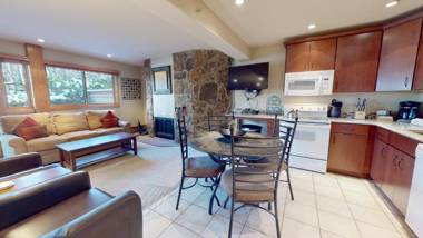 Laurelwood Condominiums Studio Premier Unit 301