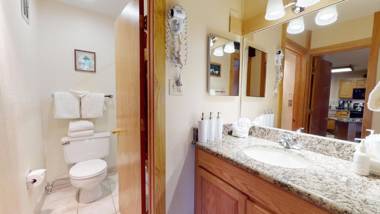 Laurelwood Condominiums Studio Premier Unit 307