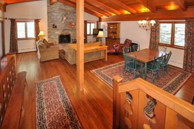 Cascade Village Area 5 bed 4 bath Walk to lift!