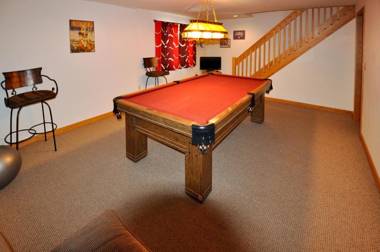 Cascade Village Area 5 bed 4 bath Walk to lift!