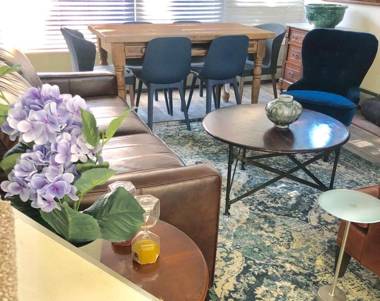 Spectacular apartment close to Lions Head next to bus stop