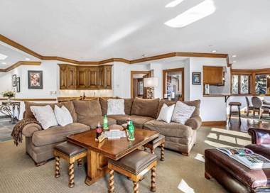323 Beaver Creek Lodge