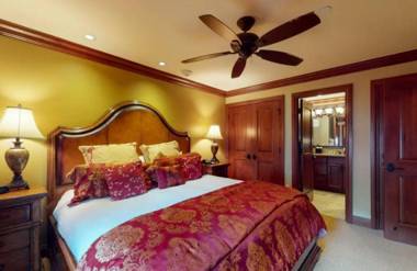 Exclusive 4 Bedroom Ski in Ski out Vacation Rental with Hot Tubs and Heated Outdoor Pool in Lionshead Village