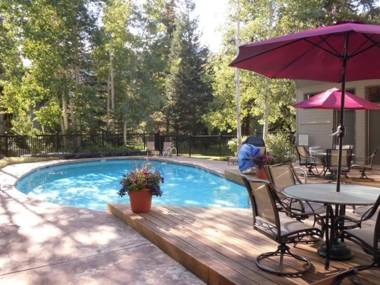 3 Bedroom Residence in Cascade Village Next to Chair Lift 20 and Shuttle Services to Vail Village