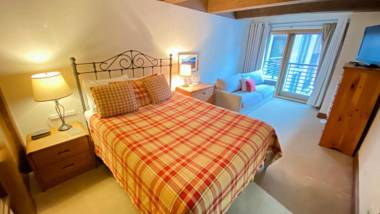 #205 Vail International