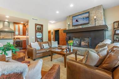 A102 Hummingbird Lodge