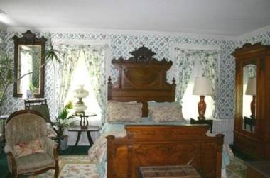 House of 1833 Bed and Breakfast