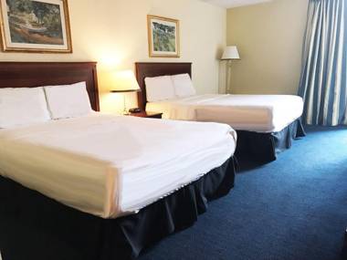 Ramada by Wyndham Windsor Locks (ex. Travelodge Bradley Airport)