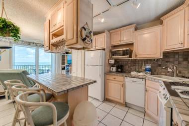 Bonita Beach & Tennis 2706 Studio 7th Floor Sleeps 4 Heated Pools