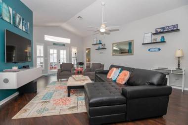 Charming Heated Pool Home - 3 miles to the Beach Pet and Family Friendly -Available Year Round!