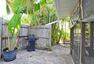 Paradise Beach - West 2414