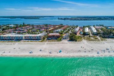 Bradenton Beach Club Bliss-3 Bedroom-2 Bathroom Condo-2 Pools-HotTub-Private Beach Access