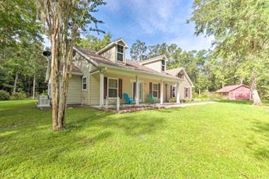 Brooksville Home with Lanai about 15 Min to Downtown!