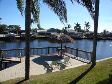 Waterfront Villa - Hidden Harbor