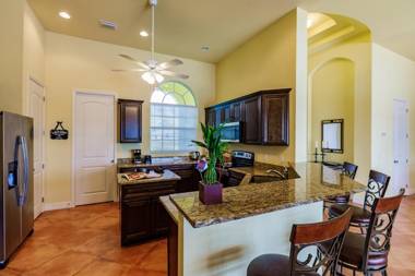 Scenic water view 2 master suites with direct pool access - Villa Casa Amarilla