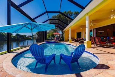 Scenic water view 2 master suites with direct pool access - Villa Casa Amarilla