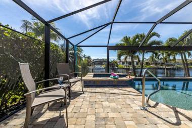 Stunning Outdoor Oasis with Heated Pool Kayaks & Spa - Villa Cape Sea Esta - Roelens Vacations