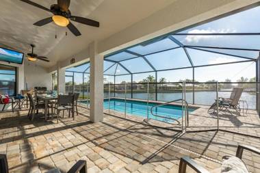 BRAND NEW Paradise with never ending Sunsets - Villa Chillax N Sunsets - Roelens Vacations