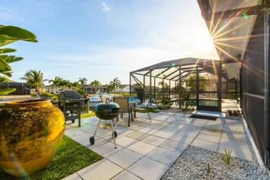 Pet Friendly Villa with Heated Pool & Gulf Access - Villa Coast to Coast