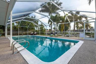 Direct Gulf Access & Heated Pool -Villa Hip Nautic - Roelens Vacations